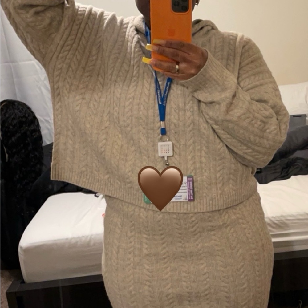 *SET* Express Cable Knit Sweater Set - Beige